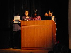 ４