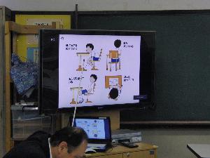 ４