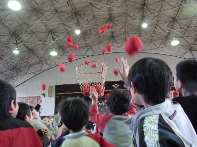 １年男子玉入れ