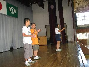 ２