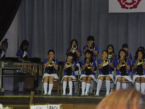 ３